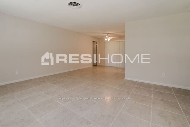 Building Photo - 2361 Revona Ct