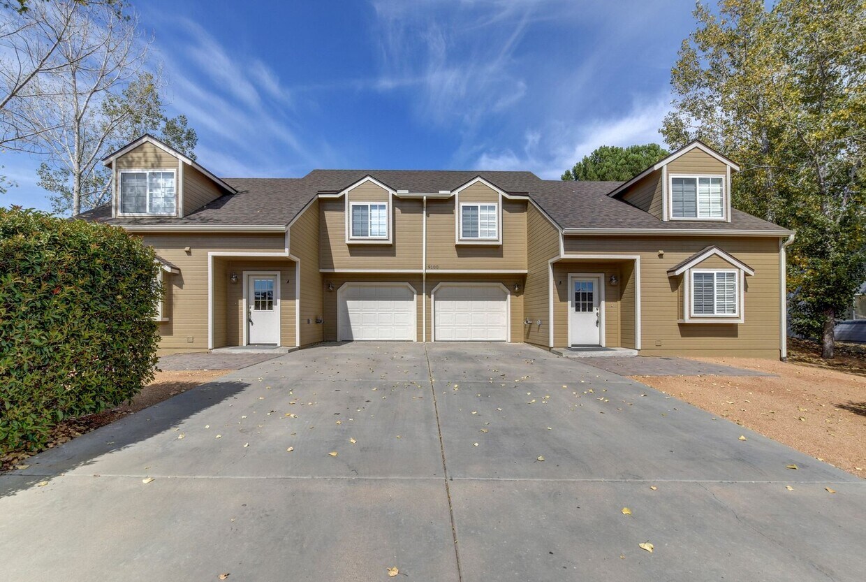 Primary Photo - 9100 E Lakeshore Dr