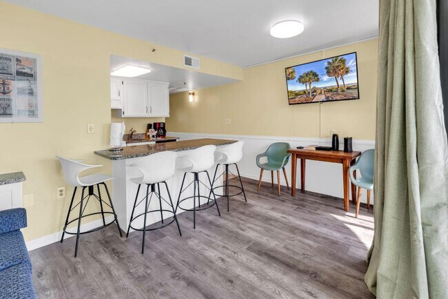 Foto del edificio - 2310 N Ocean Blvd