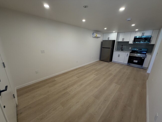 Foto del edificio - 7818 Shoup Ave