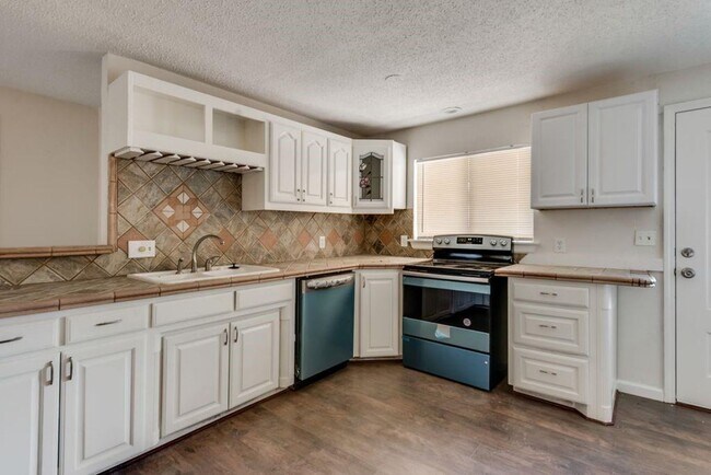 Building Photo - Spacious and Move-In Ready in Fort Worth!