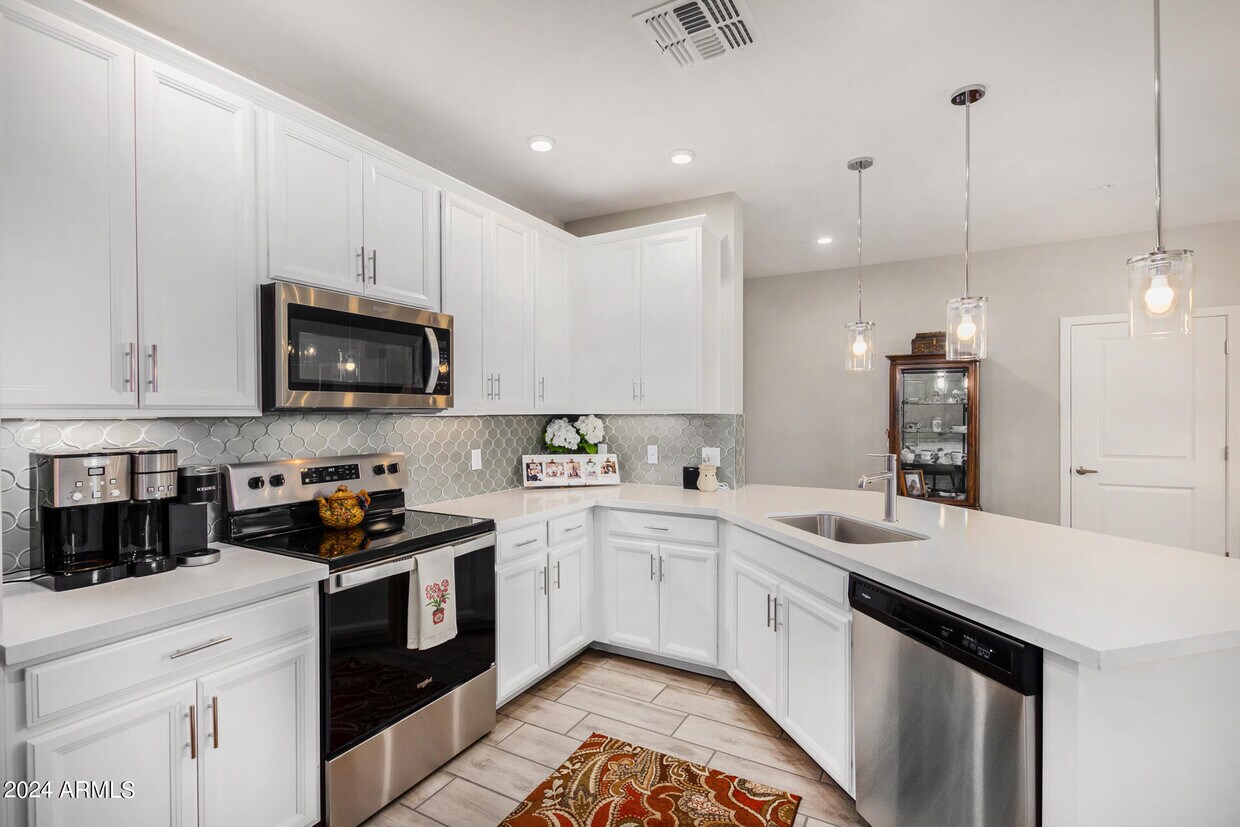 Foto principal - 2511 W Queen Creek Rd