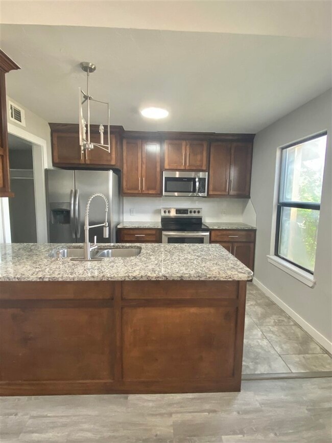 Foto del edificio - 6824 NW Willow Springs Dr