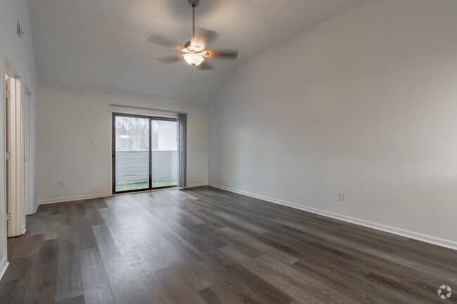 2BR, 2BA - 950SF - Living Room - The Villas of Pine Valley