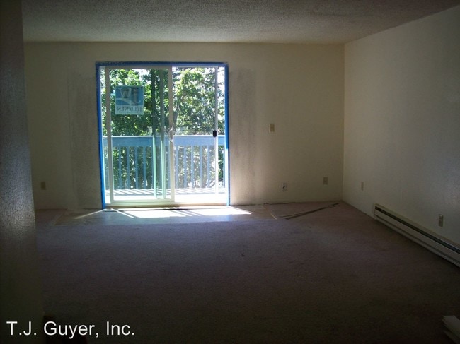Building Photo - 667 SE Dobson Ct