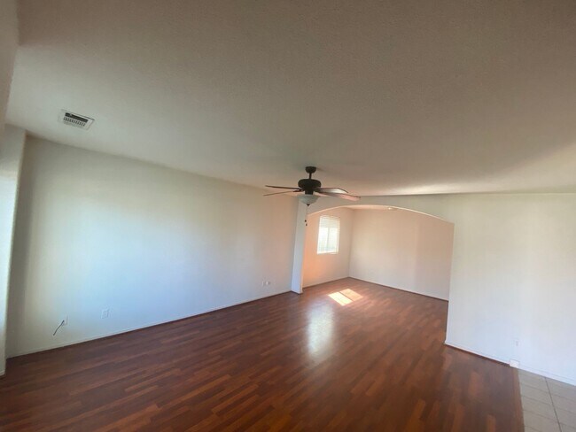 Foto del edificio - 1201 Hoover Way