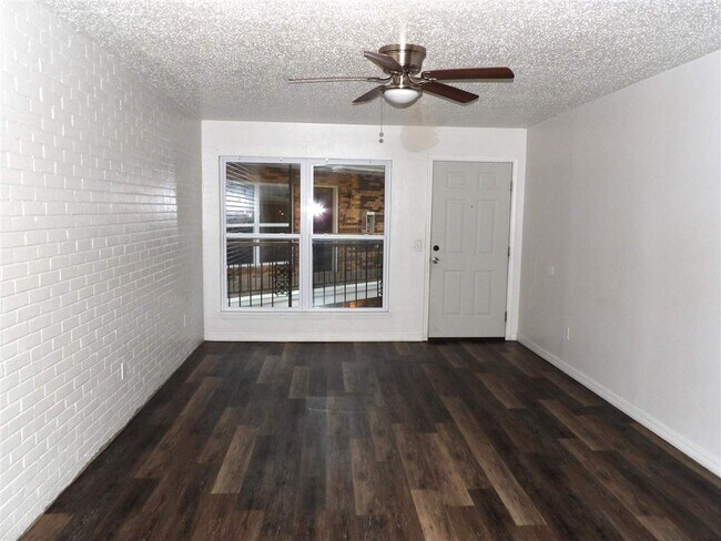 Foto del edificio - 2107 NW 38th St