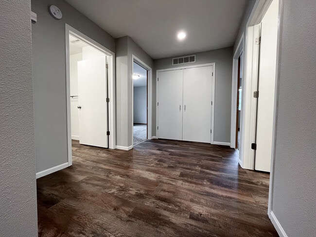 Building Photo - 2322 College St