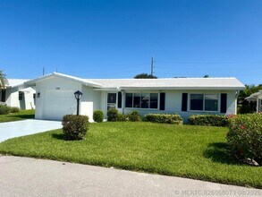 Building Photo - 1590 SW 14th Ave