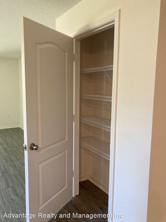 Foto del edificio - 4 br, 2 bath House - 36 Raemond Lane