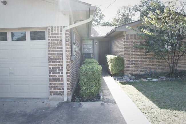 Foto del edificio - 3702 Rocky Hollow Trail