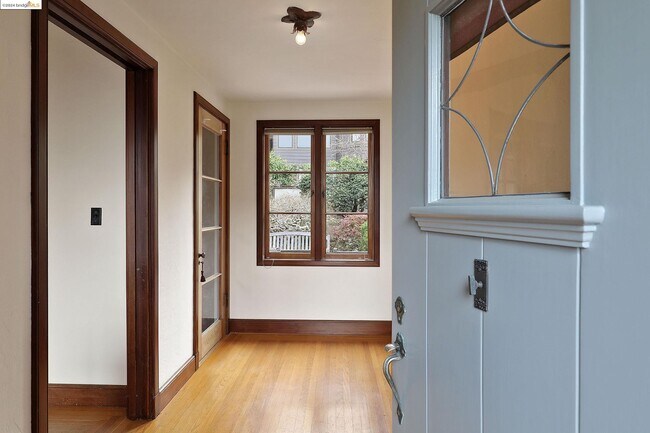 Foto del edificio - 2518 Rose Walk