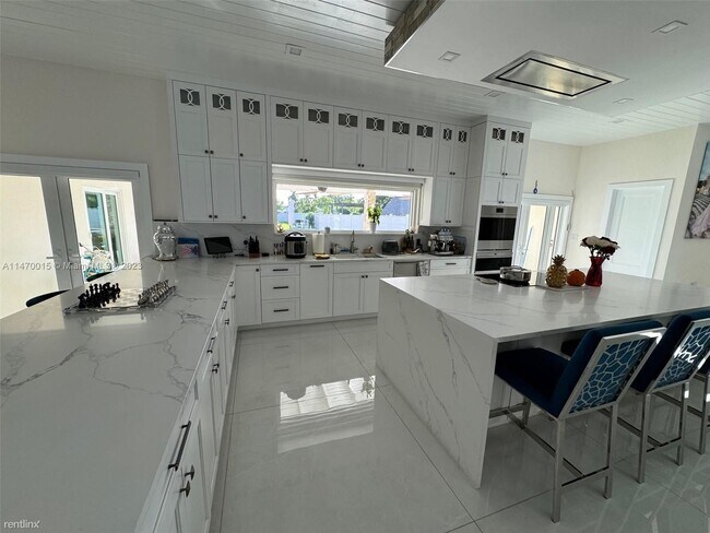 Foto del edificio - 5 br, 4 bath House - 1841 SW 126th Ct # 0