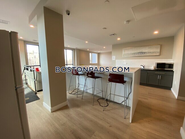 Building Photo - 35 S Huntington Ave