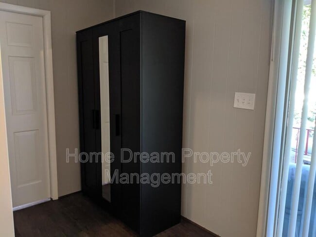 Building Photo - 1401 Bragg Rd