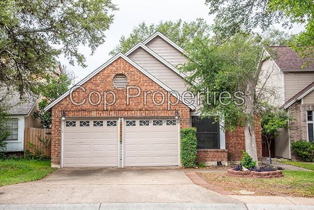Foto del edificio - 16807 Cedar Tree Way
