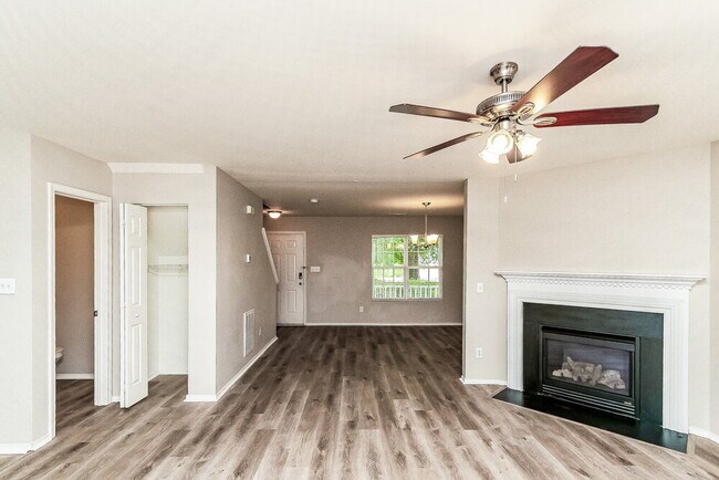 Foto del edificio - 5457 Thunderidge Drive