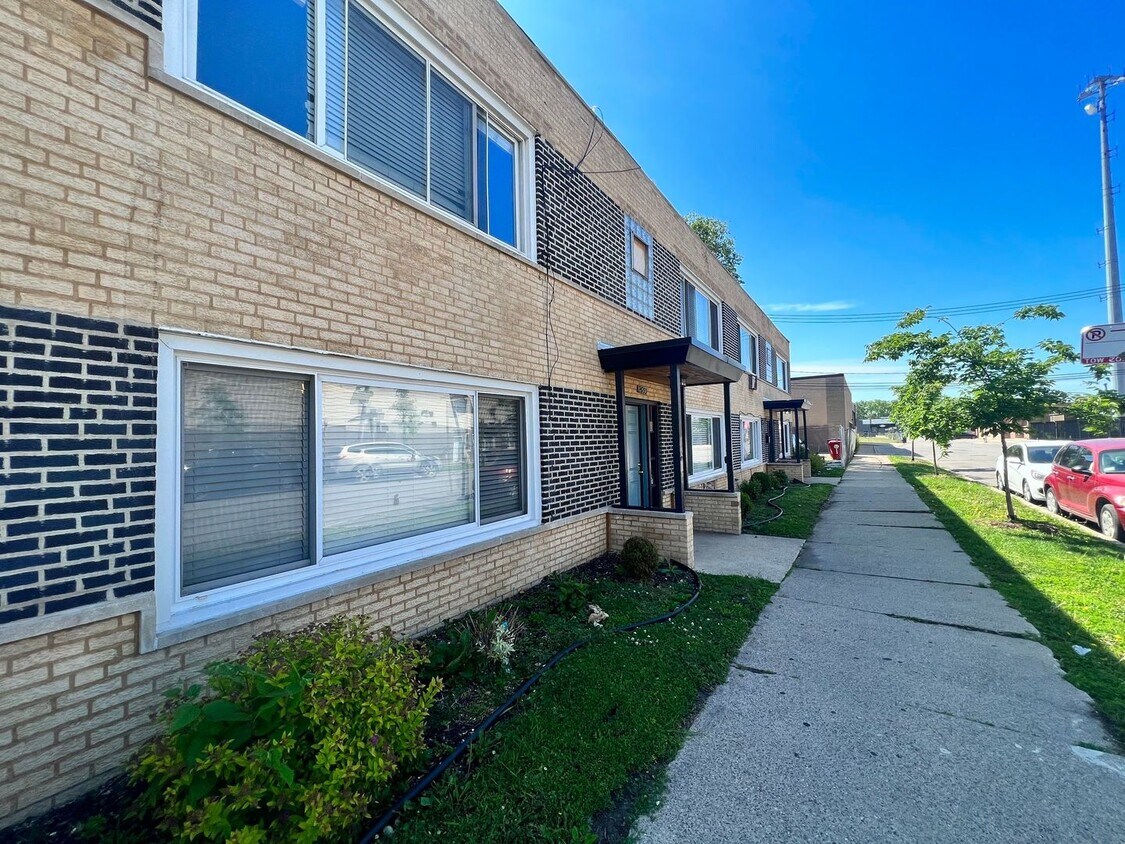 Foto principal - 2655 W 47th St