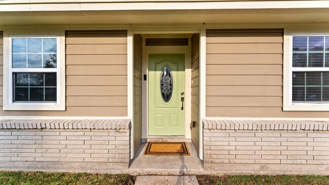 Foto del edificio - 14927 Elmtex Dr