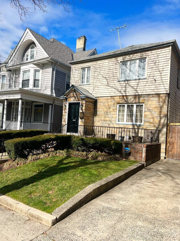 378 Fairmount Ave, Jersey City, NJ 07306 Condo for Rent in Jersey