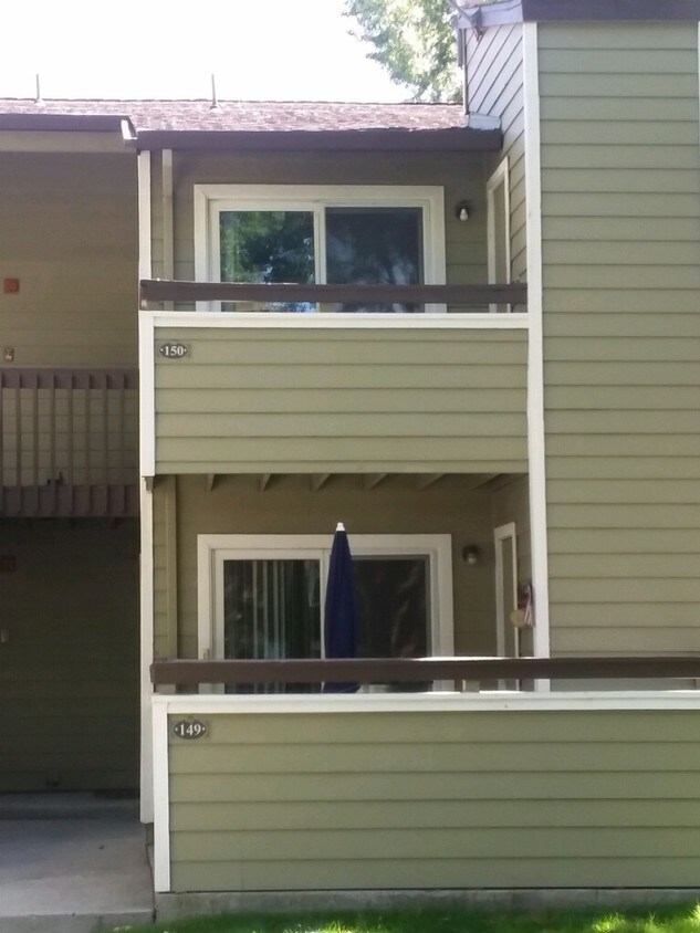 Primary Photo - 530 E Patriot Blvd