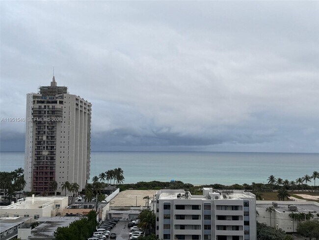 Foto del edificio - 6770 Indian Creek Dr