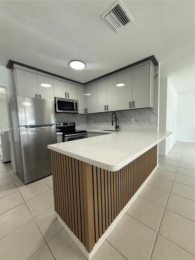 Foto del edificio - 6510 SW 49th St