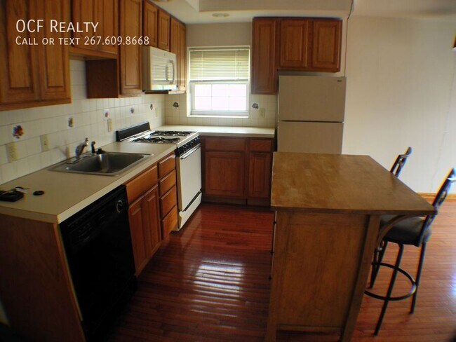 Foto del edificio - Graduate Hospital Three Bedroom / One Bath...