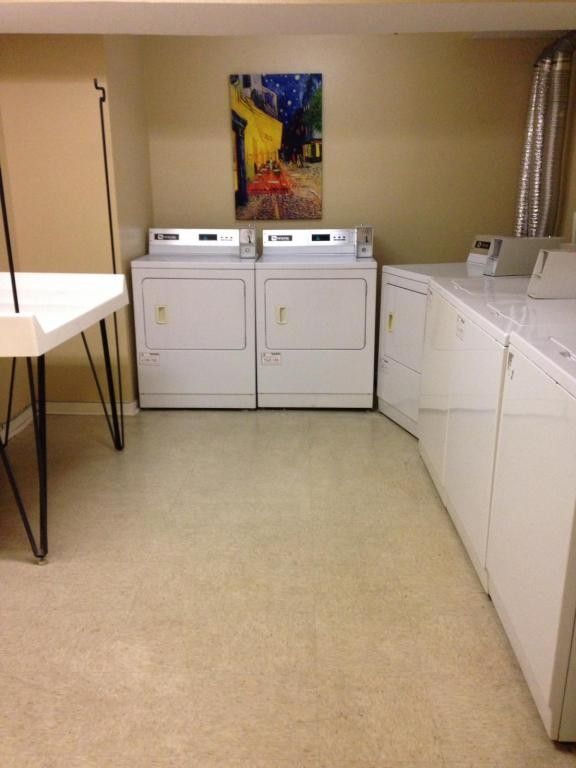 Laundry On-Site - 164 Lakeshore Dr