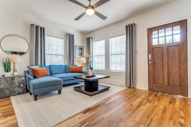 Building Photo - 820 W Page Ave