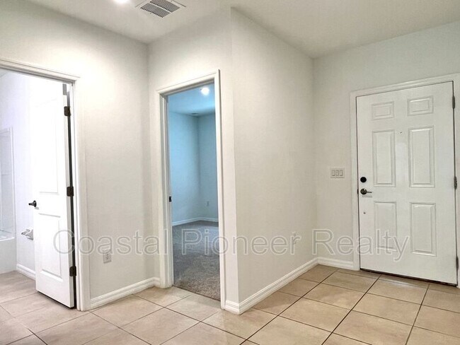 Foto del edificio - 5569 Tranquila Ln