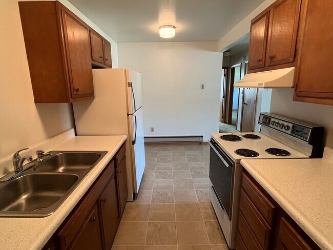 Foto del edificio - Ambassador 2 Bed 1 Bath