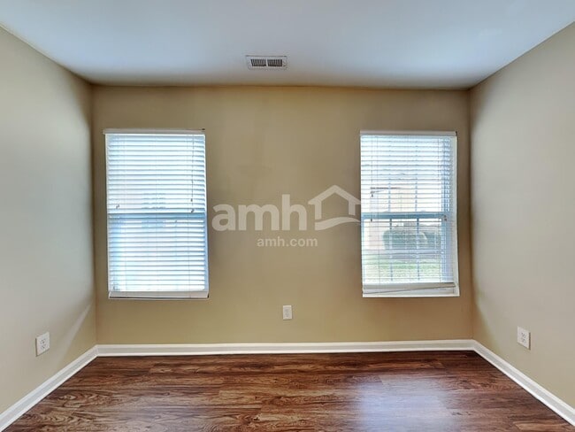 Foto del edificio - 3741 Horseshoe Farm St