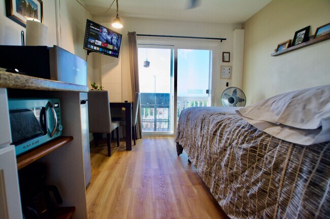 Foto del edificio - Move-In Ready Furnished Studio with Ocean Views