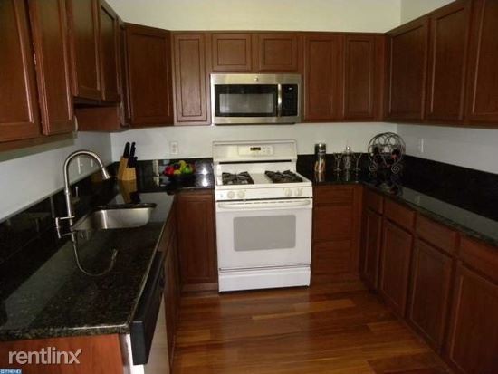 Foto del edificio - 1044 Chanticleer Dr