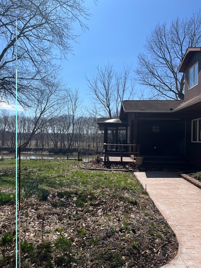 Foto del edificio - 2645 S River Rd