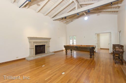 Building Photo - 710 N Linden Dr