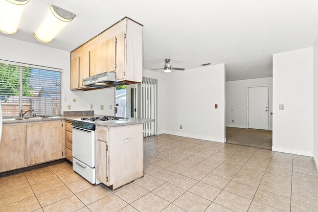 Building Photo - 7205 Dedrick Ct