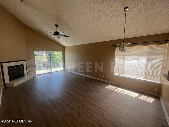 Foto del edificio - 7739 Coatbridge Ln N