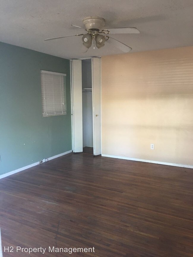 Building Photo - 3 br, 1 bath House - 1905 Karen Lane