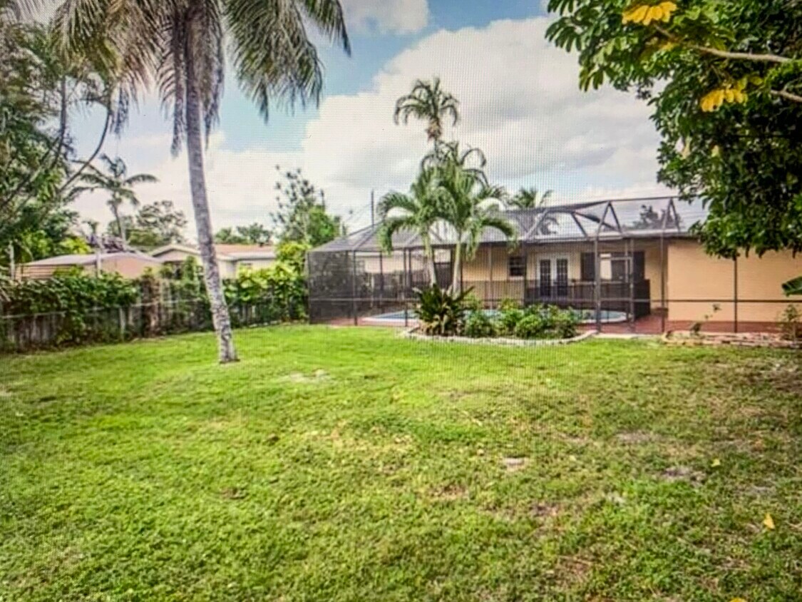 3380 NW 39th St, Lauderdale Lakes, FL 33309 House Rental in