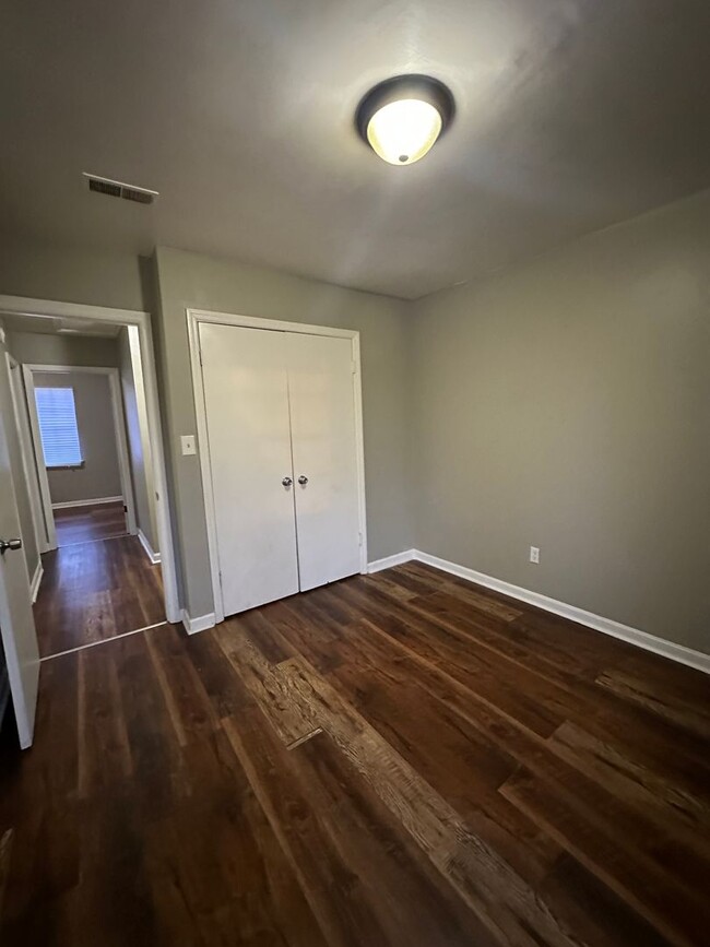 Foto del edificio - Charming Duplex for Rent- Spacious and Con...