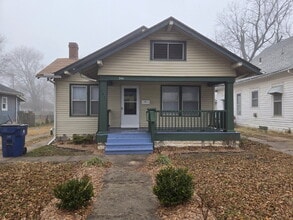 Building Photo - 341 N Grove Dr