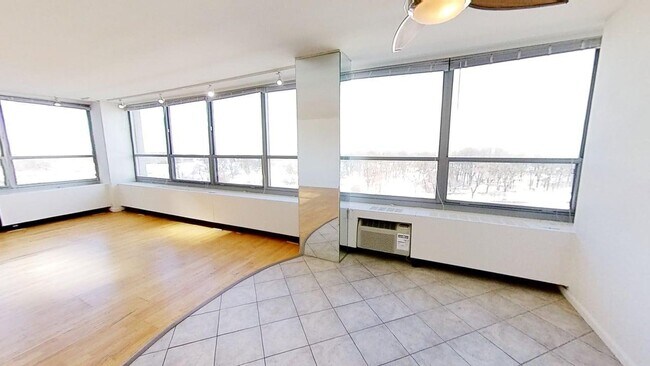 Foto del edificio - 3550 N Lake Shore Dr