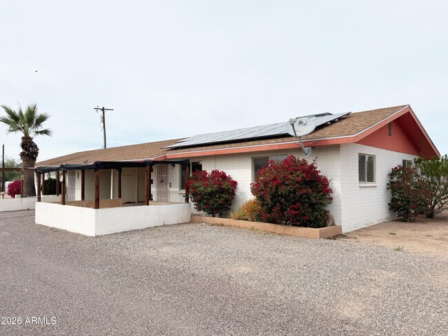 Building Photo - 512 N Valley Dr