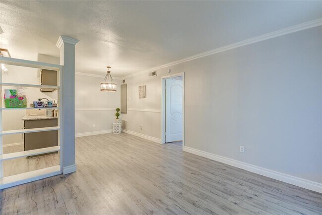 Foto del edificio - 2700 Westridge St