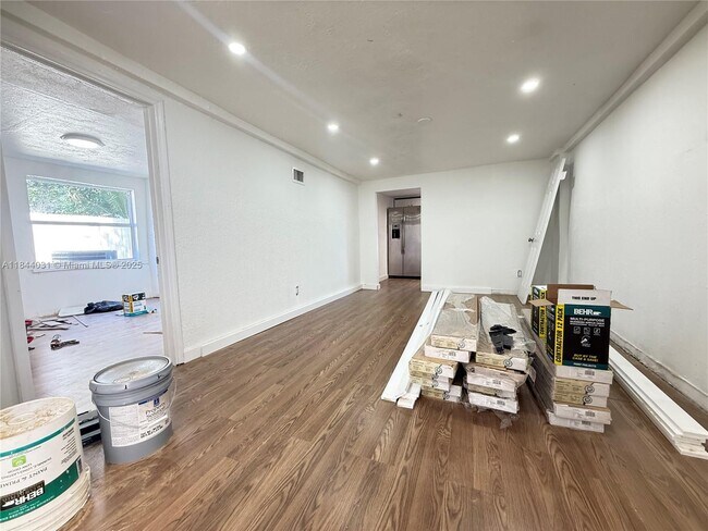 Building Photo - 3376 NW 49th St