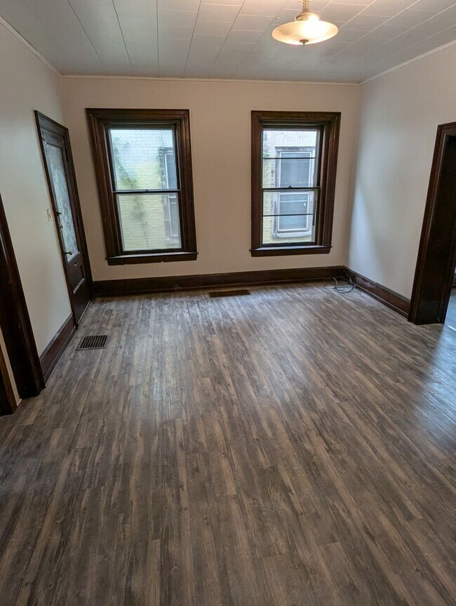 Foto del edificio - 755-757  W. Third Street