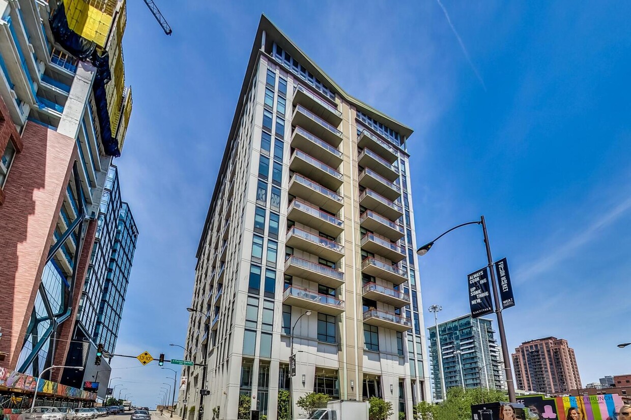 Primary Photo - 740 W Fulton St