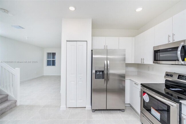 Foto del edificio - 2680 SE 10th St